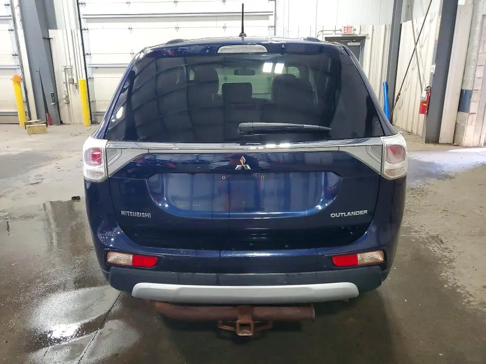 2015 MITSUBISHI OUTLANDER SE  