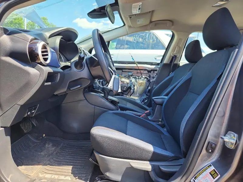 2023 NISSAN VERSA SV  