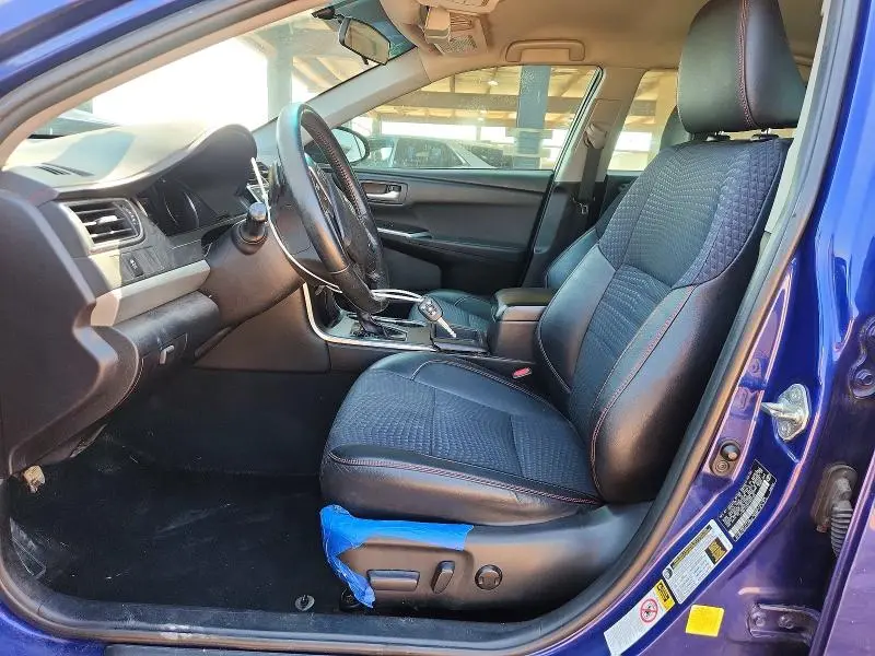 2015 TOYOTA CAMRY SE  