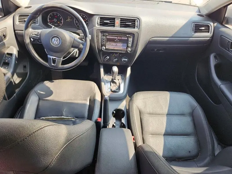 2012 VOLKSWAGEN JETTA SE  