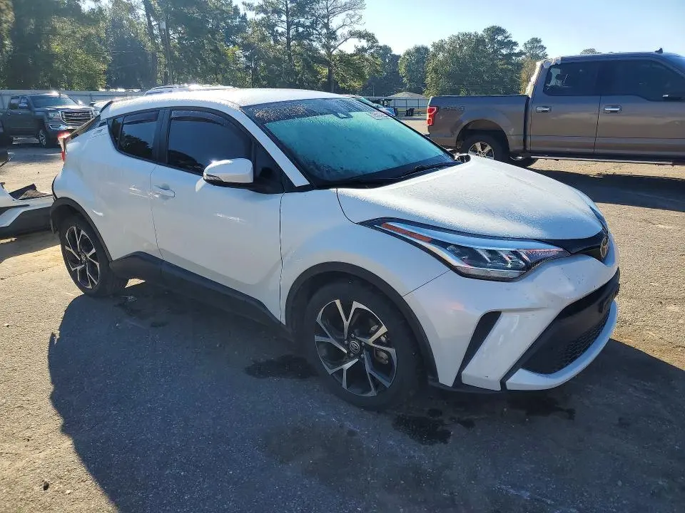 2021 TOYOTA C-HR XLE  