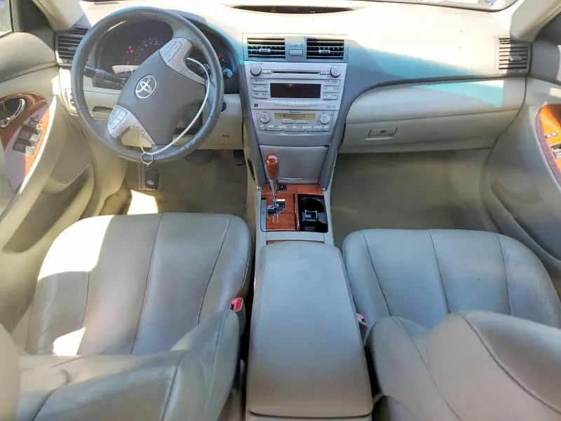 2011 TOYOTA CAMRY XLE  
