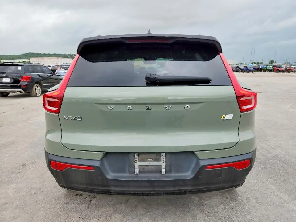 2022 VOLVO XC40 P8 RECHARGE ULTIMATE  