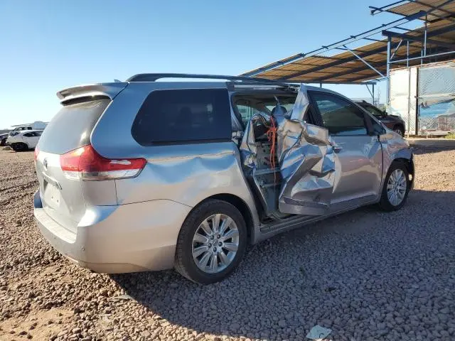 2012 TOYOTA SIENNA XLE