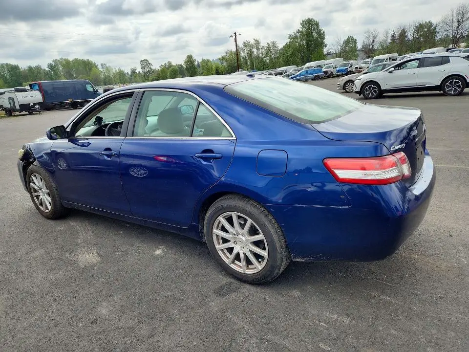 2011 TOYOTA CAMRY LE  