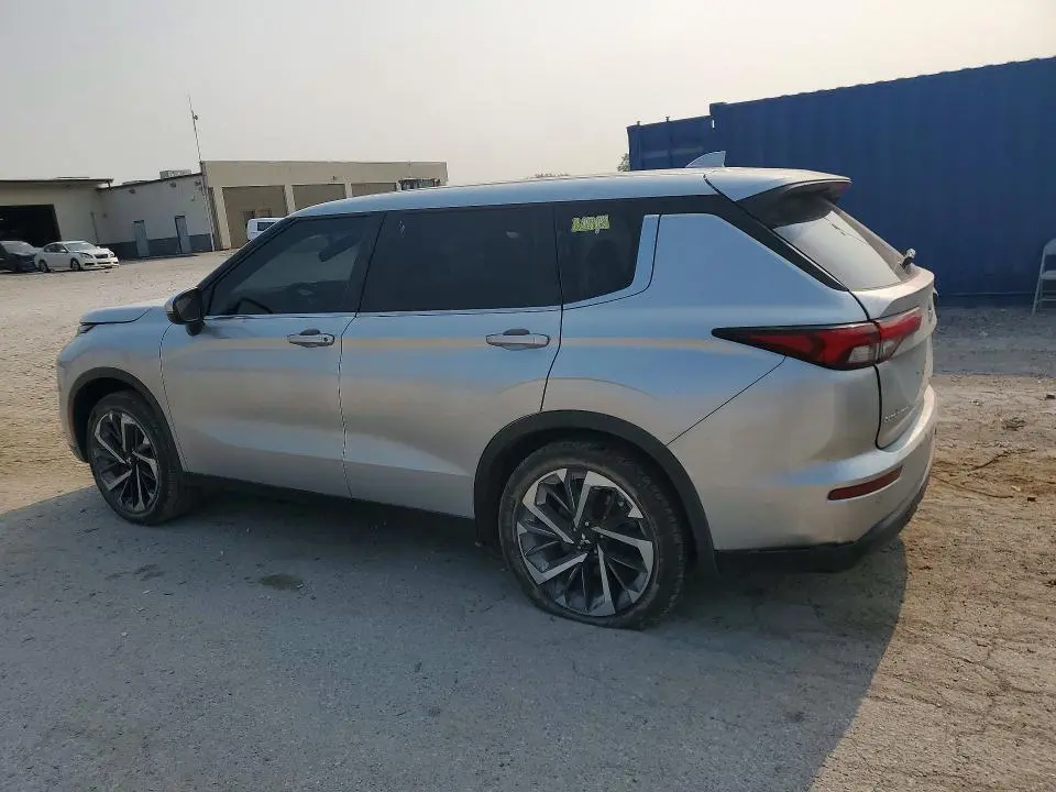 2022 MITSUBISHI OUTLANDER ES  