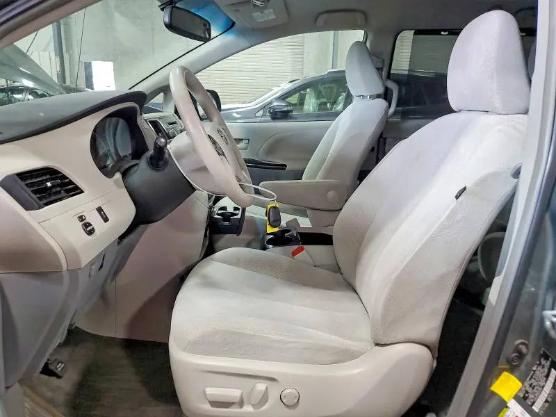 2011 TOYOTA SIENNA LE  