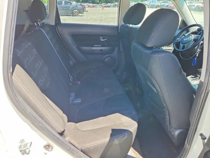 2013 KIA SOUL +  
