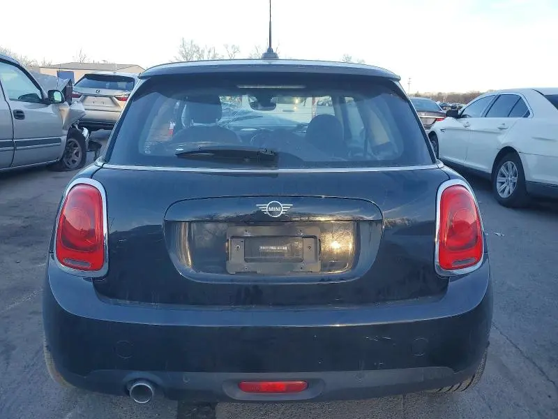 2021 MINI COOPER   