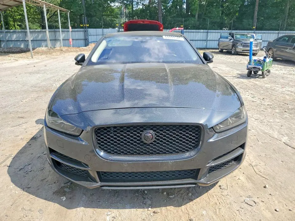 2017 JAGUAR XE PRESTIGE  