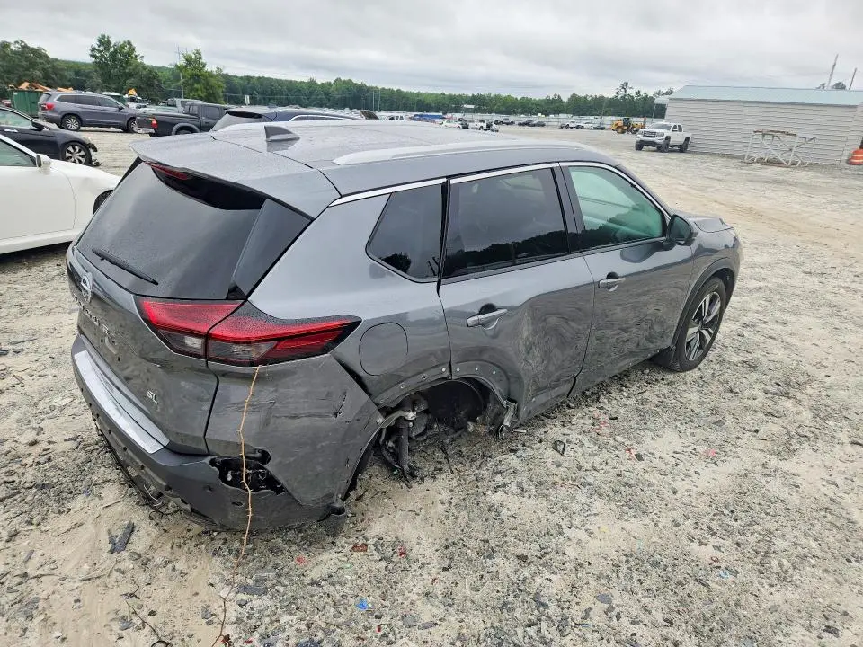 2021 NISSAN ROGUE SL  
