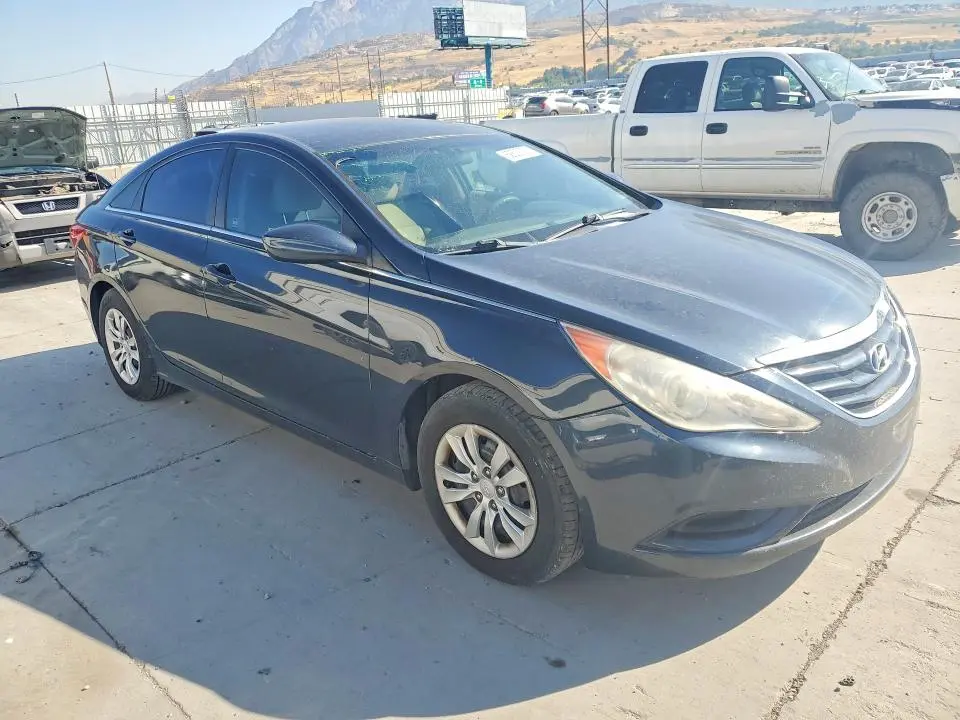 2011 HYUNDAI SONATA GLS  