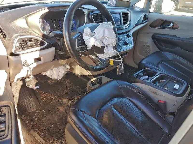 2020 CHRYSLER VOYAGER LXI  