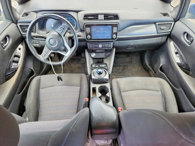 2020 NISSAN LEAF SV  