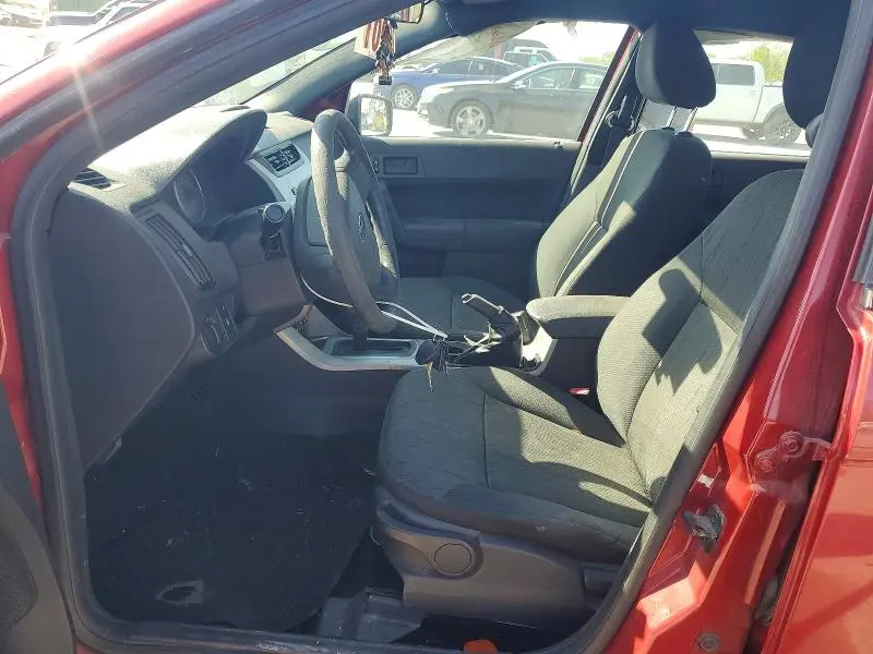 2010 FORD FOCUS SE  