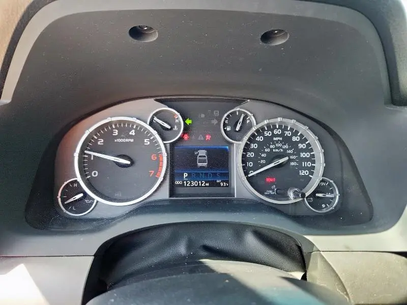 2015 TOYOTA TUNDRA CREWMAX SR5  