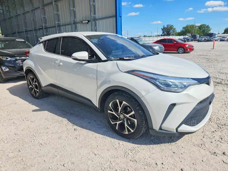 2020 TOYOTA C-HR XLE  