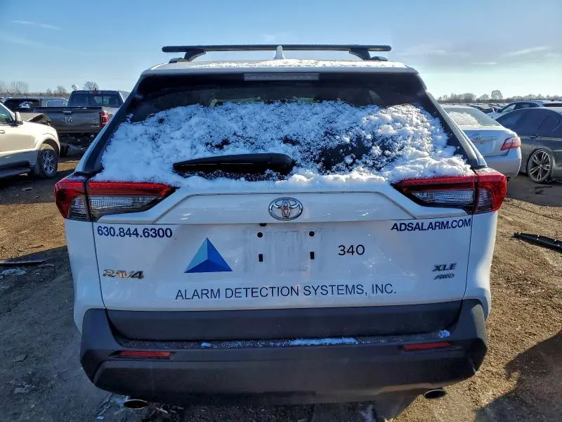 2024 TOYOTA RAV4 XLE  