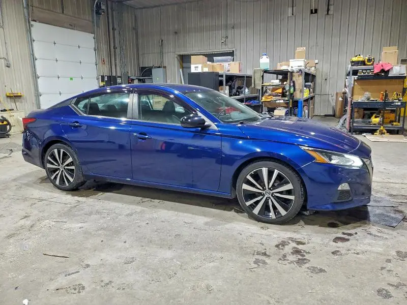 2019 NISSAN ALTIMA SR  