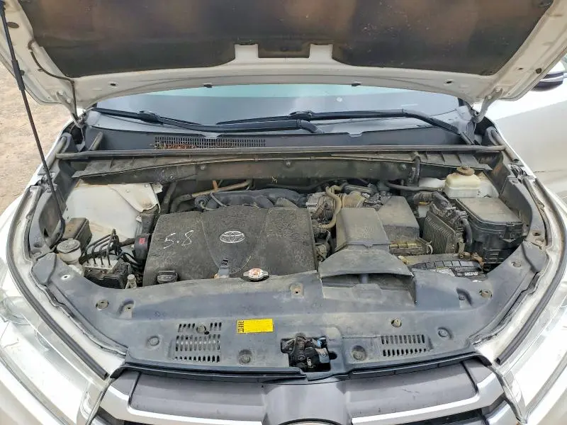 2017 TOYOTA HIGHLANDER LE  