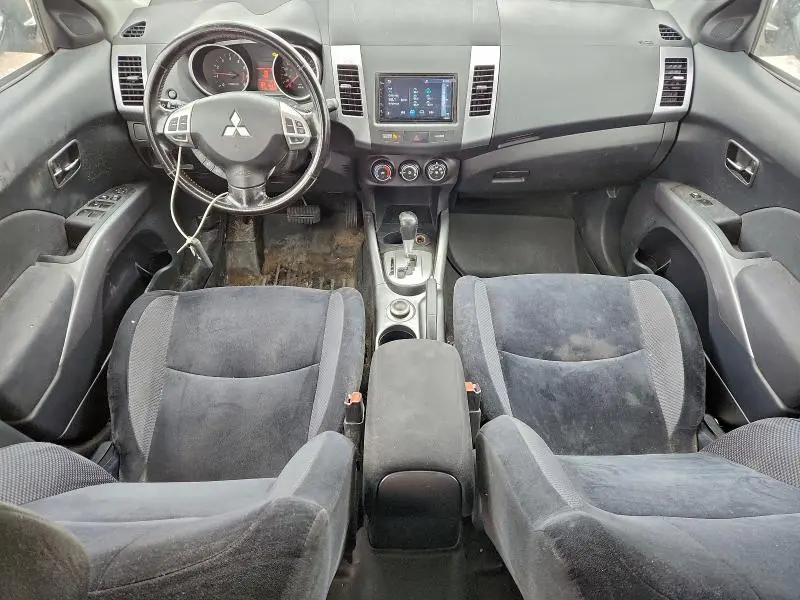 2012 MITSUBISHI OUTLANDER SE  