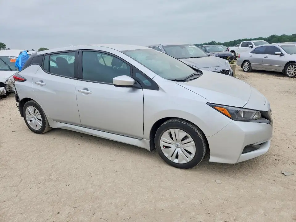 2024 NISSAN LEAF S  