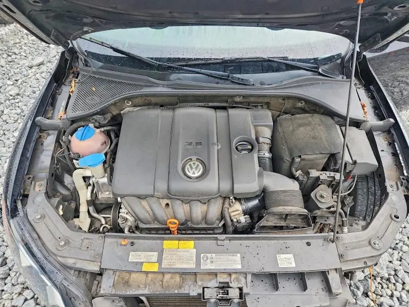 2012 VOLKSWAGEN PASSAT S  
