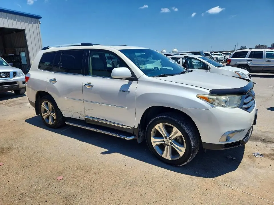 2013 TOYOTA HIGHLANDER LIMITED  
