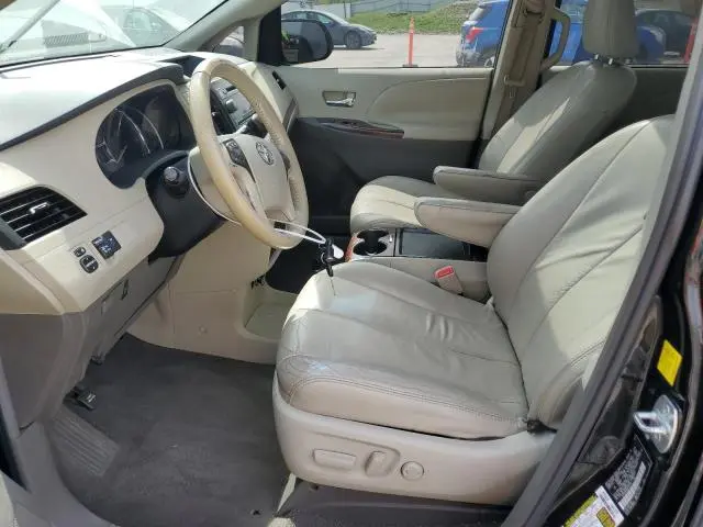 2011 TOYOTA SIENNA XLE  