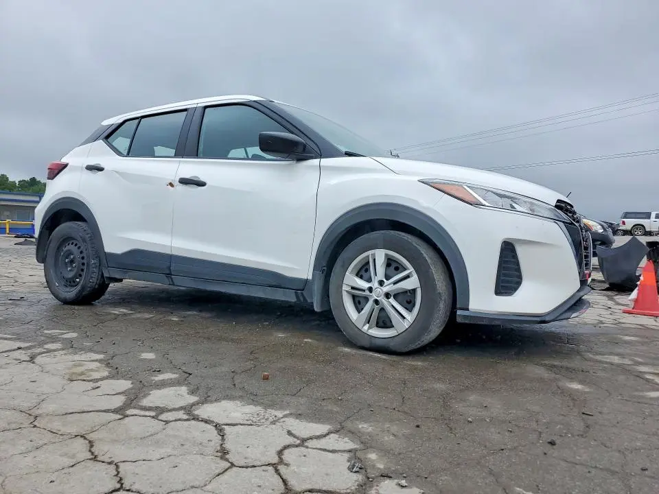 2024 NISSAN KICKS S  