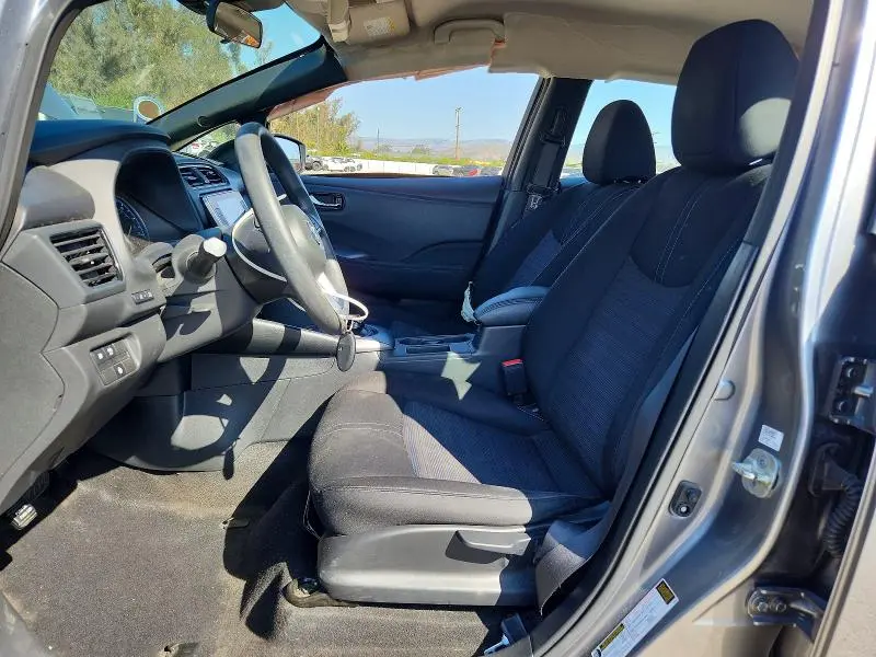 2022 NISSAN LEAF S  