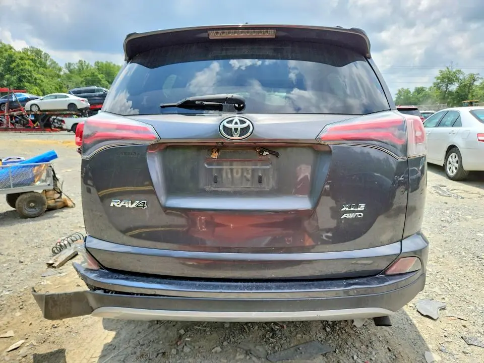 2017 TOYOTA RAV4 XLE  