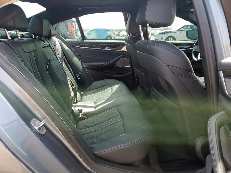 2021 BMW 530 I  
