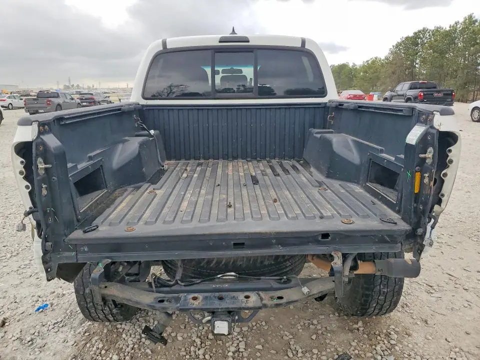 2015 TOYOTA TACOMA V6  