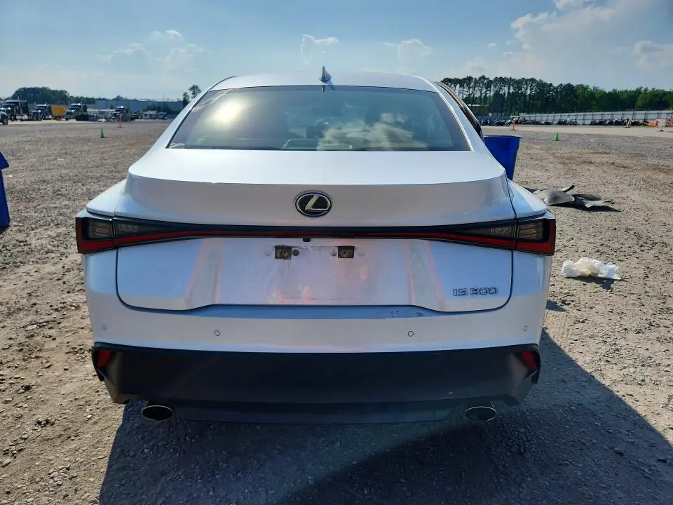 2023 LEXUS IS 300  