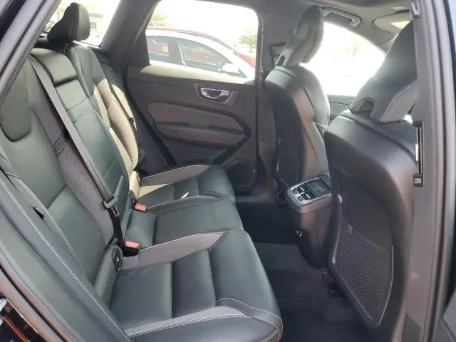 2020 VOLVO XC60 T5 R-DESIGN  