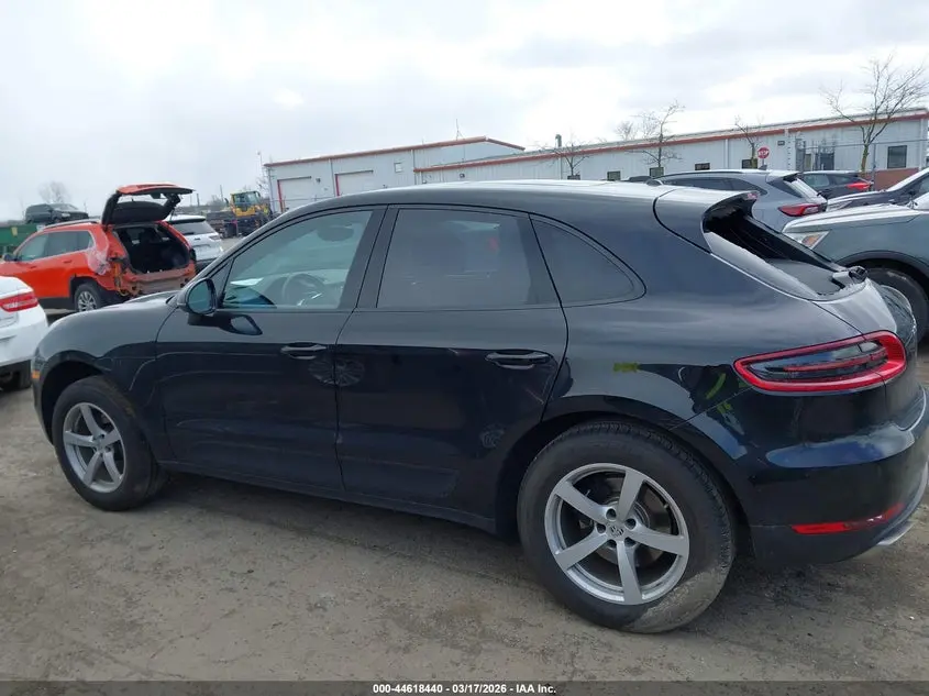 2018 PORSCHE MACAN SPORT EDITION