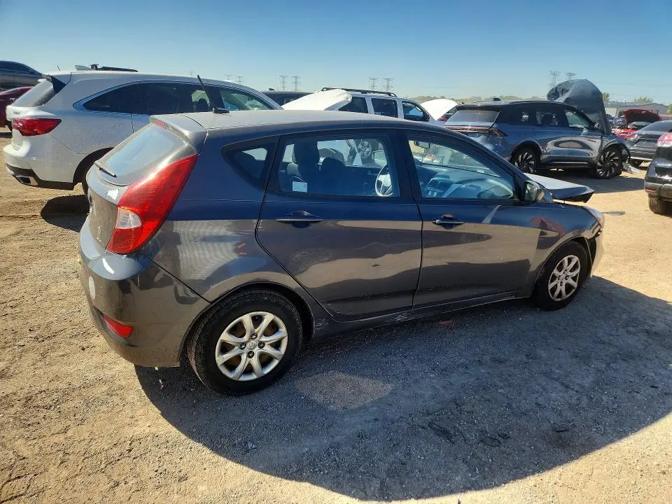2012 HYUNDAI ACCENT GS  