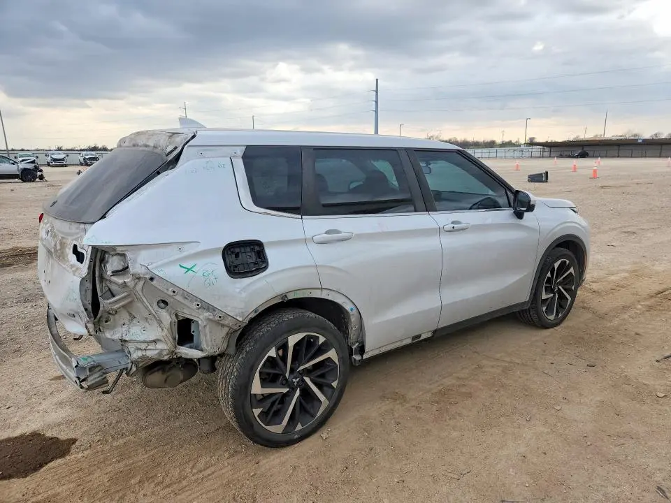 2023 MITSUBISHI OUTLANDER SE  