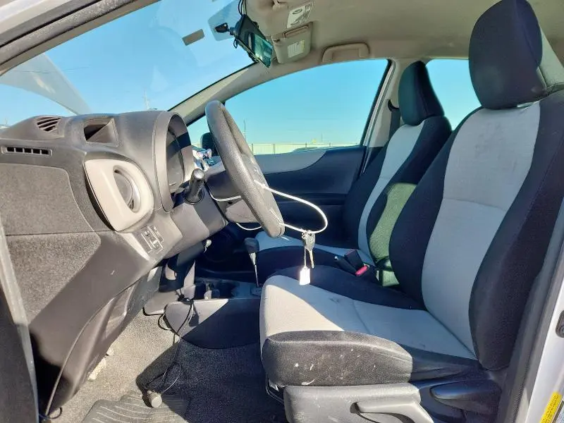 2012 TOYOTA YARIS 5-DOOR LE  