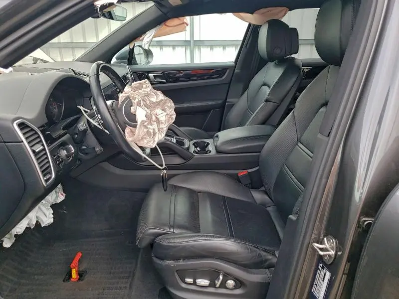 2019 PORSCHE CAYENNE   