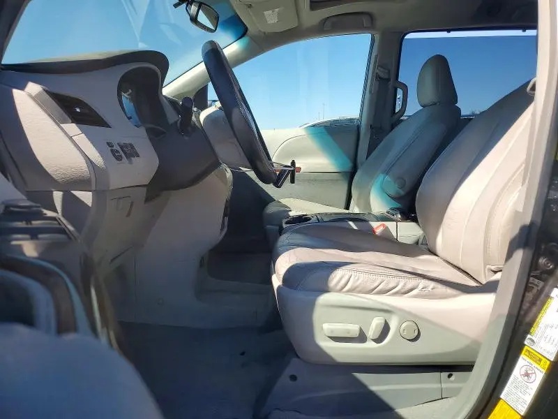 2011 TOYOTA SIENNA XLE 7-PASSENGER  