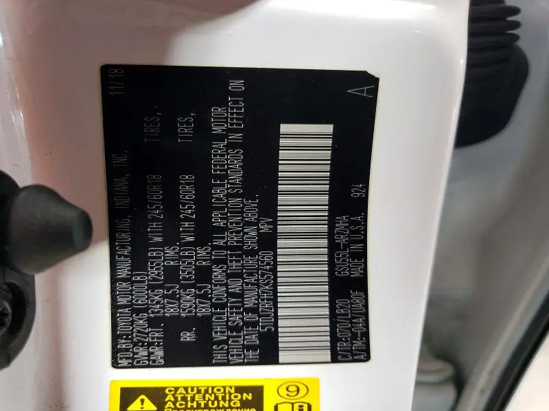 2019 TOYOTA HIGHLANDER SE  