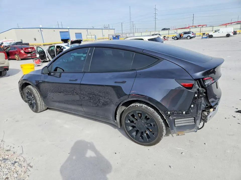 2024 TESLA MODEL Y   
