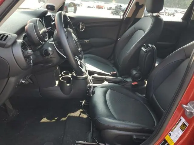 2017 MINI COOPER   