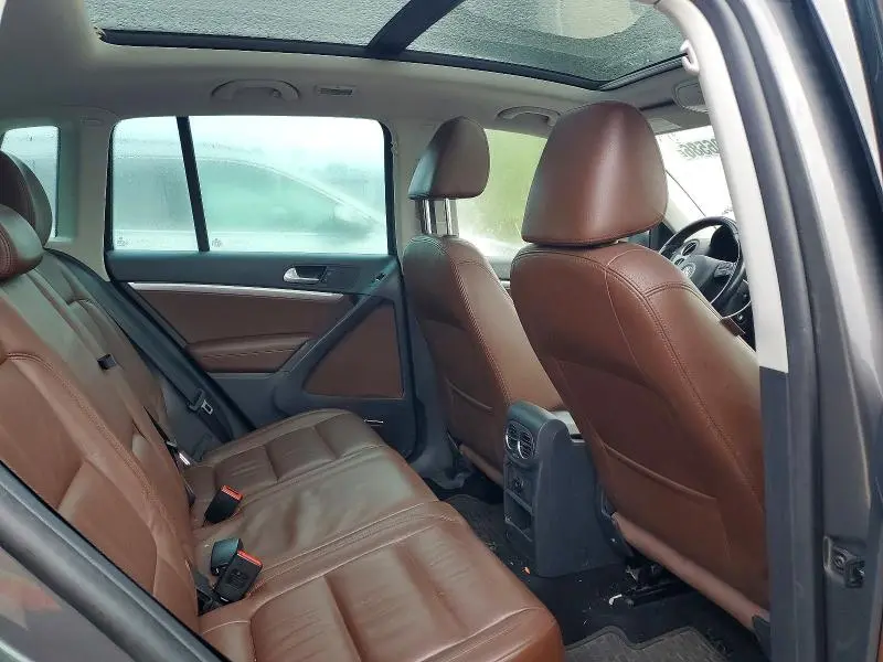 2013 VOLKSWAGEN TIGUAN S  