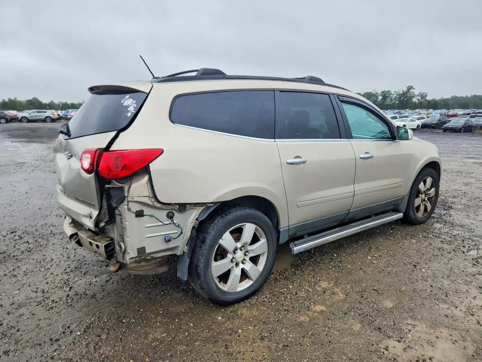 2011 CHEVROLET TRAVERSE LT  