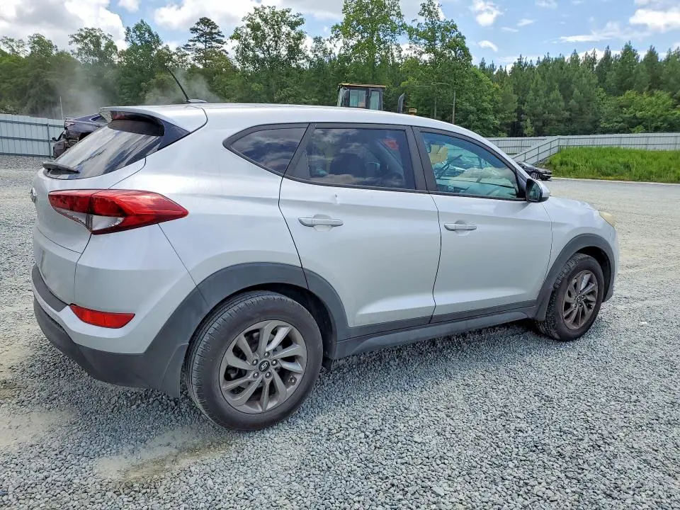2016 HYUNDAI TUCSON SE  