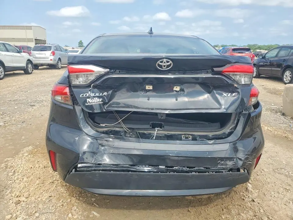 2022 TOYOTA COROLLA XLE  
