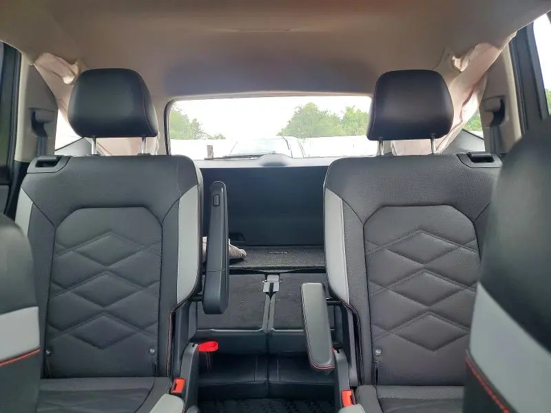 2024 VOLKSWAGEN ATLAS PEAK EDITION SE  
